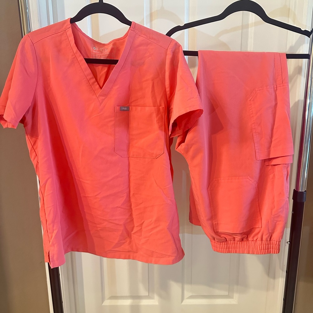 Figs Hot Coral V-Neck Scrub Set